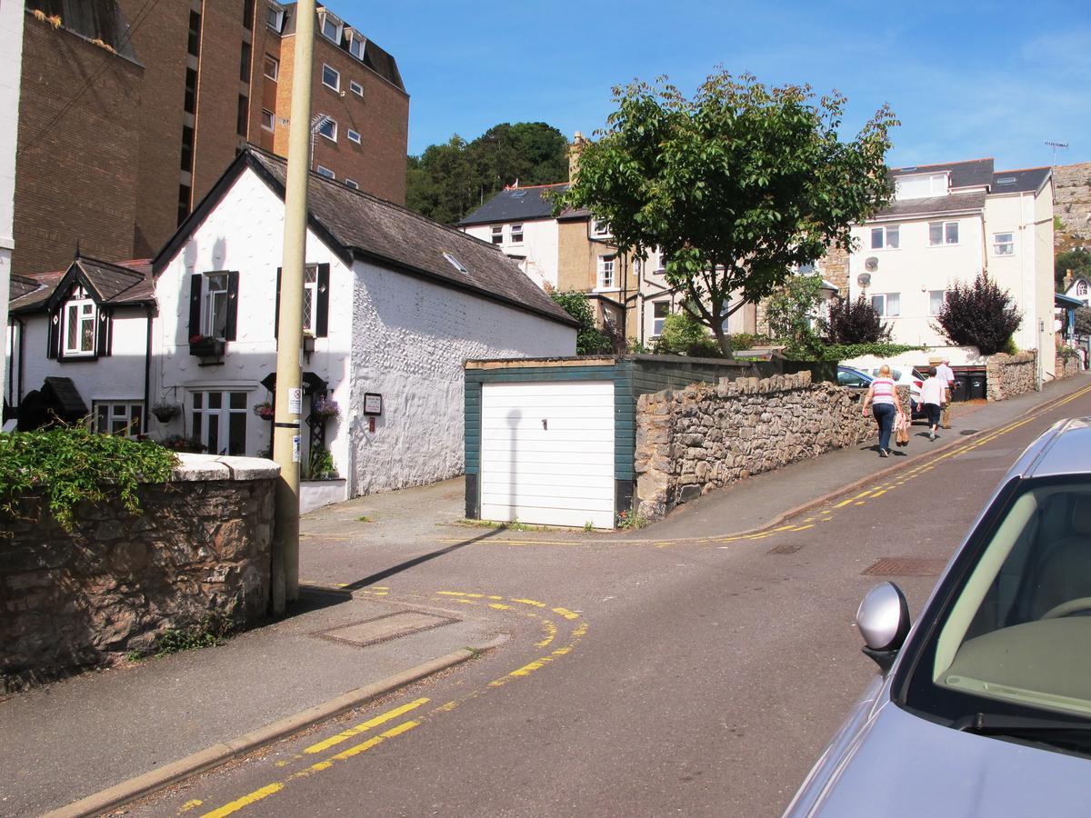 Anglesey House Acomodação com café da manhã Llandudno Exterior foto
